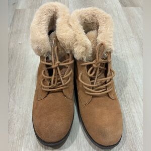 Skechers Tan Suede Faux Fur Collar Lace-Up Winter Boots